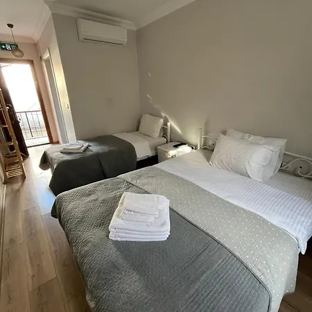 Lokal Ayvalik Guest *