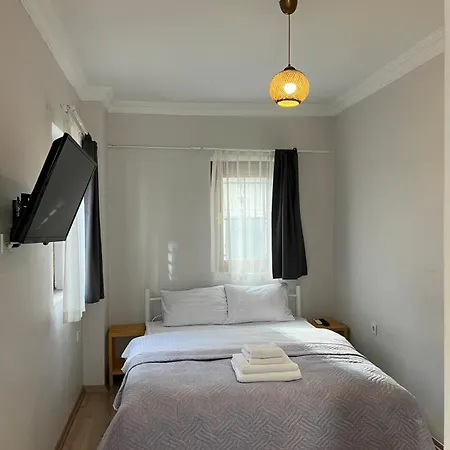 Hotel Lokal Ayvalik Guest Eskiomerler