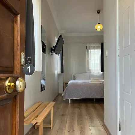 Lokal Ayvalik Guest Отель *