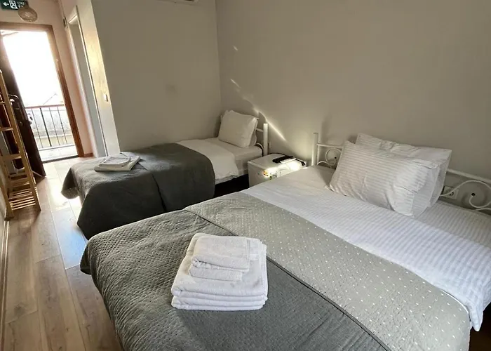 Lokal Ayvalik Guest *