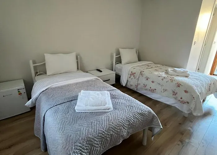 Lokal Ayvalik Guest Eskiomerler