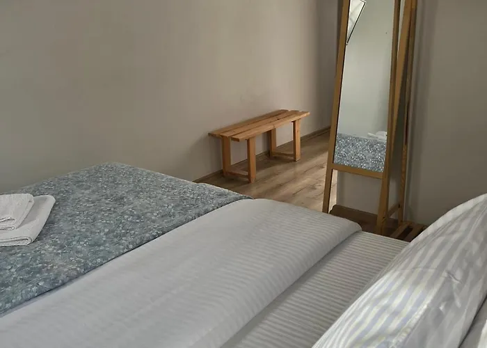 Lokal Ayvalik Guest * Eskiomerler