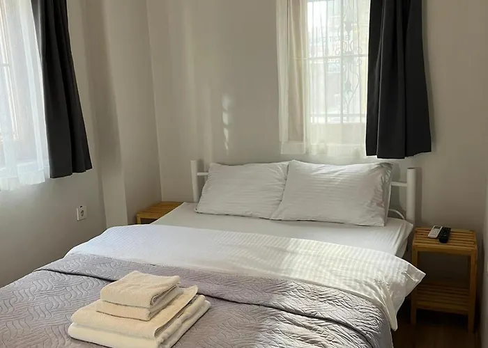 Lokal Ayvalik Guest *